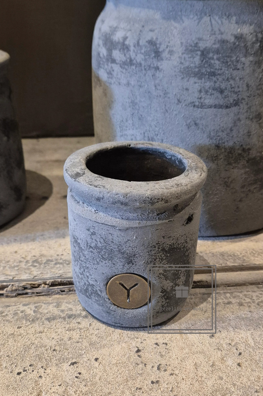 Brynxz planter basic stone black