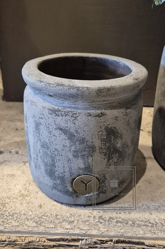 Brynxz planter basic stone black