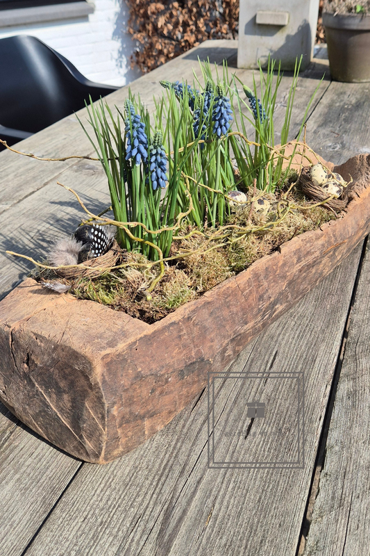 Houten trog met handvat