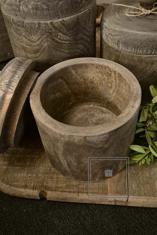 Houten voorraadpotten