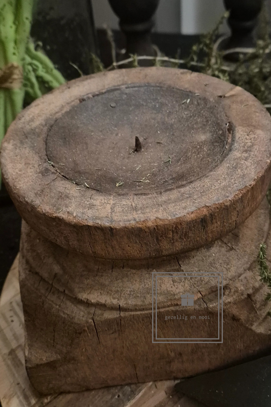 Robuuste houten kandelaar