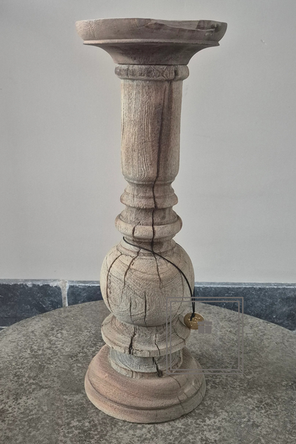 Houten kandelaar Guna