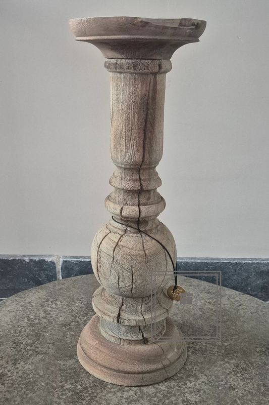 Houten kandelaar Guna