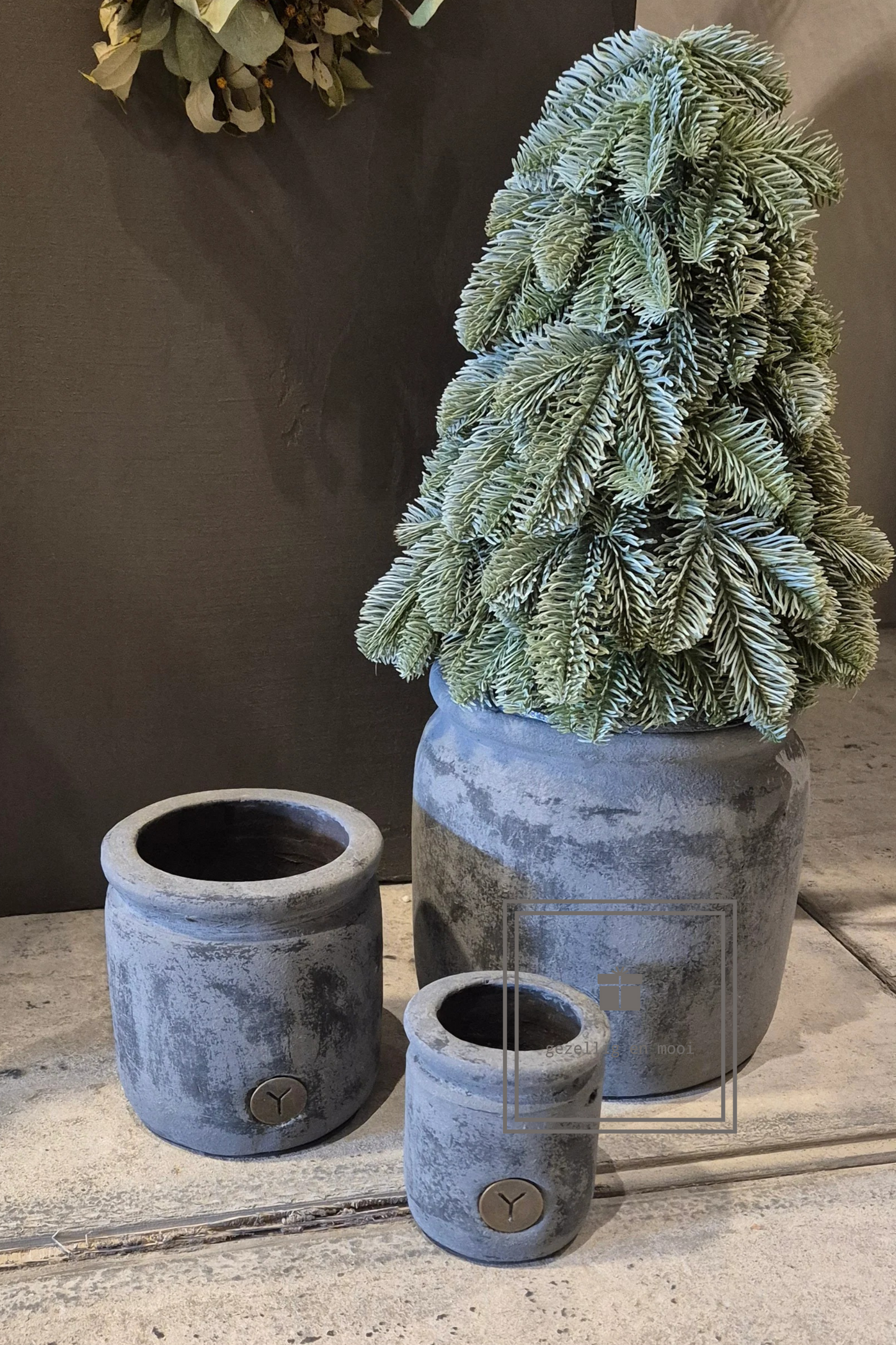 Brynxz planter basic stone black