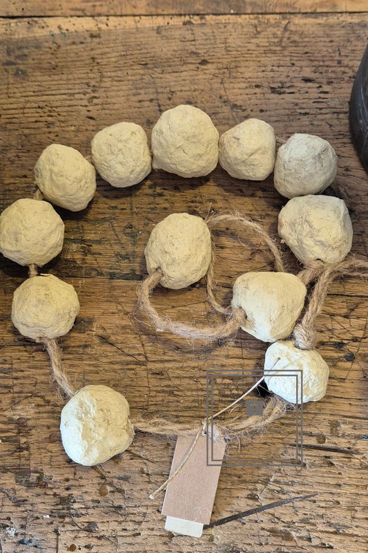 Papier Mache ketting interieur