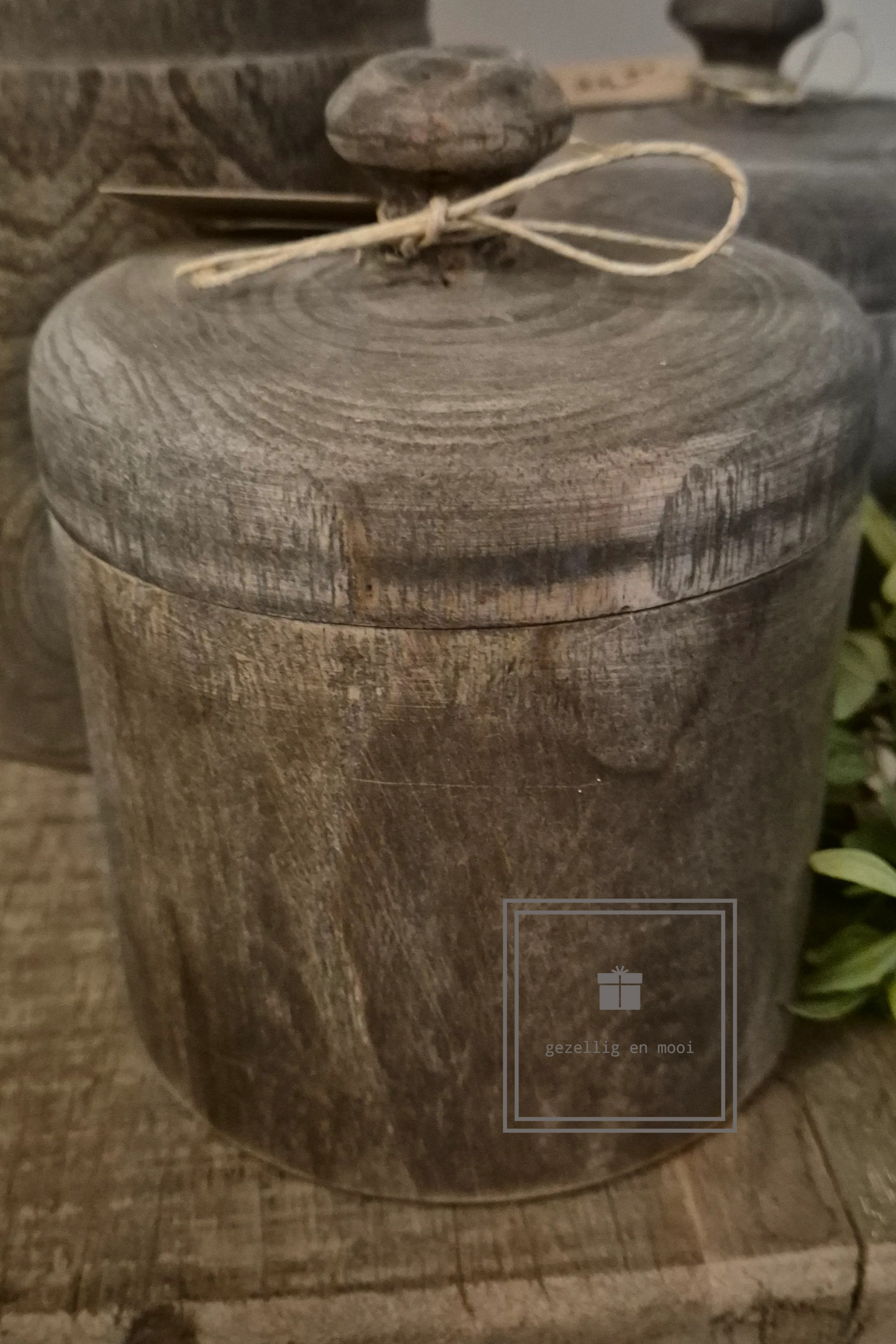Houten voorraadpotten