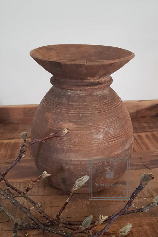 Oude Nepalese pot (1)